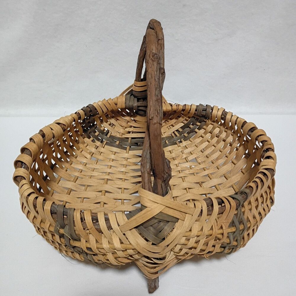 Vintage Primitive Natural Buttocks Basket Grape Vine Gathering Eggs **Signed